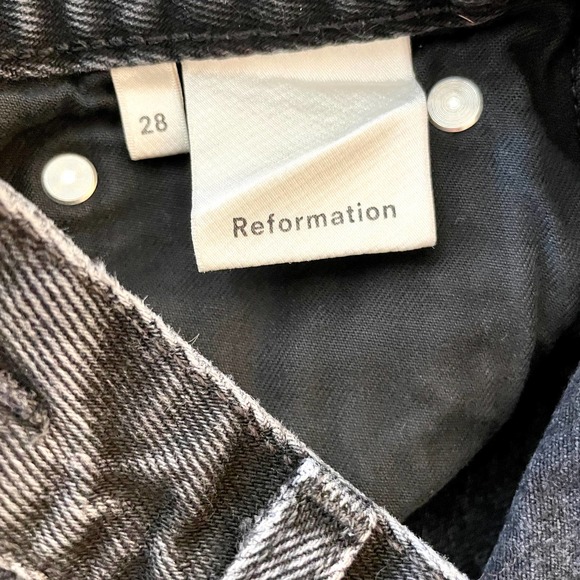 Reformation Black High Rise Jean Short Size 28 - Picture 12 of 12